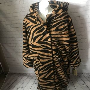 STEVE MADDEN TIGER PRINT HOODED SHERPA COAT